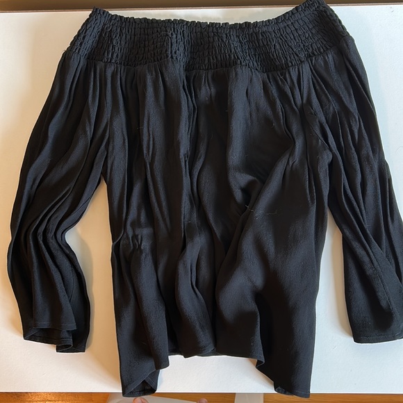 Aritzia Talula blouse - Picture 3 of 4